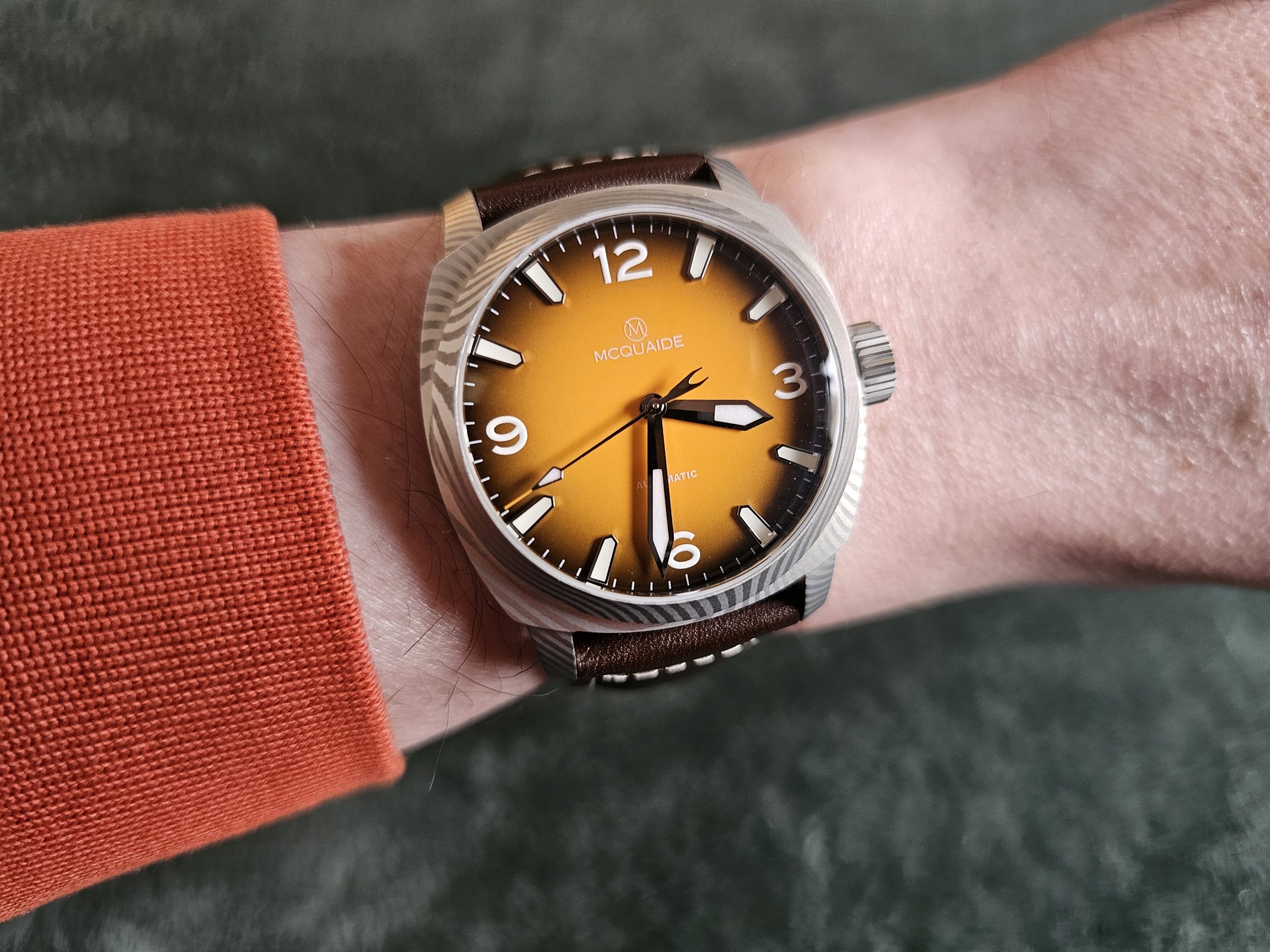 【限定アナログ盤】SLY MON / DACASCOS Watch Review - McQuaide C1 Sunburst - Watch Country